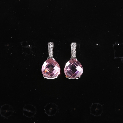 純銀製の宝石用原石のイヤリングのCartierの兆の定形925のピンクの水晶のイヤリング