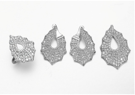 白いCZの銀925の宝石類セットのナシ925の純銀製のネックレスおよびイヤリング セット