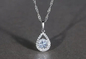 水晶涙のペンダントの銀925の宝石類はダイヤモンドのイヤリングおよび吊り下げ式セットを置いた