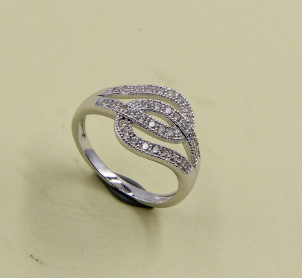 Radiant Cut Pear CZ 純純スターリング銀925石 サイズ1.0-2.0mm 彫刻された銀の指輪 銀のファッションリング