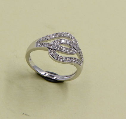 Radiant Cut Pear CZ 純純スターリング銀925石 サイズ1.0-2.0mm 彫刻された銀の指輪 銀のファッションリング