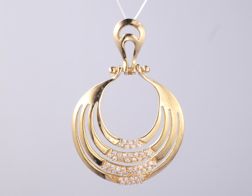 18K イエロー ゴールド ユニーク 925 シルバー ジオメトリック ペンダント カスタマイズ可能なジルコンの銀宝石の指輪で飾られています アクセサリー
