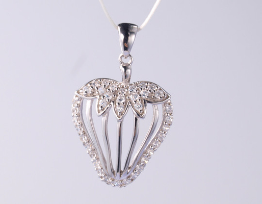 925 シルバー CZ Pendant ジュエリーコレクションに贅沢感を添え 925 シルバー CZ Pendant 完璧な選択