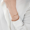 18Kピンクのダイヤモンドの腕輪0.24ct 13mmの直径の花が付いている固体宝石用原石の腕輪