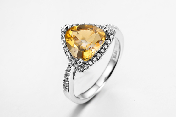 男女兼用のEngagement 11月Birthstone Ring 4.84g Yellow Citrine